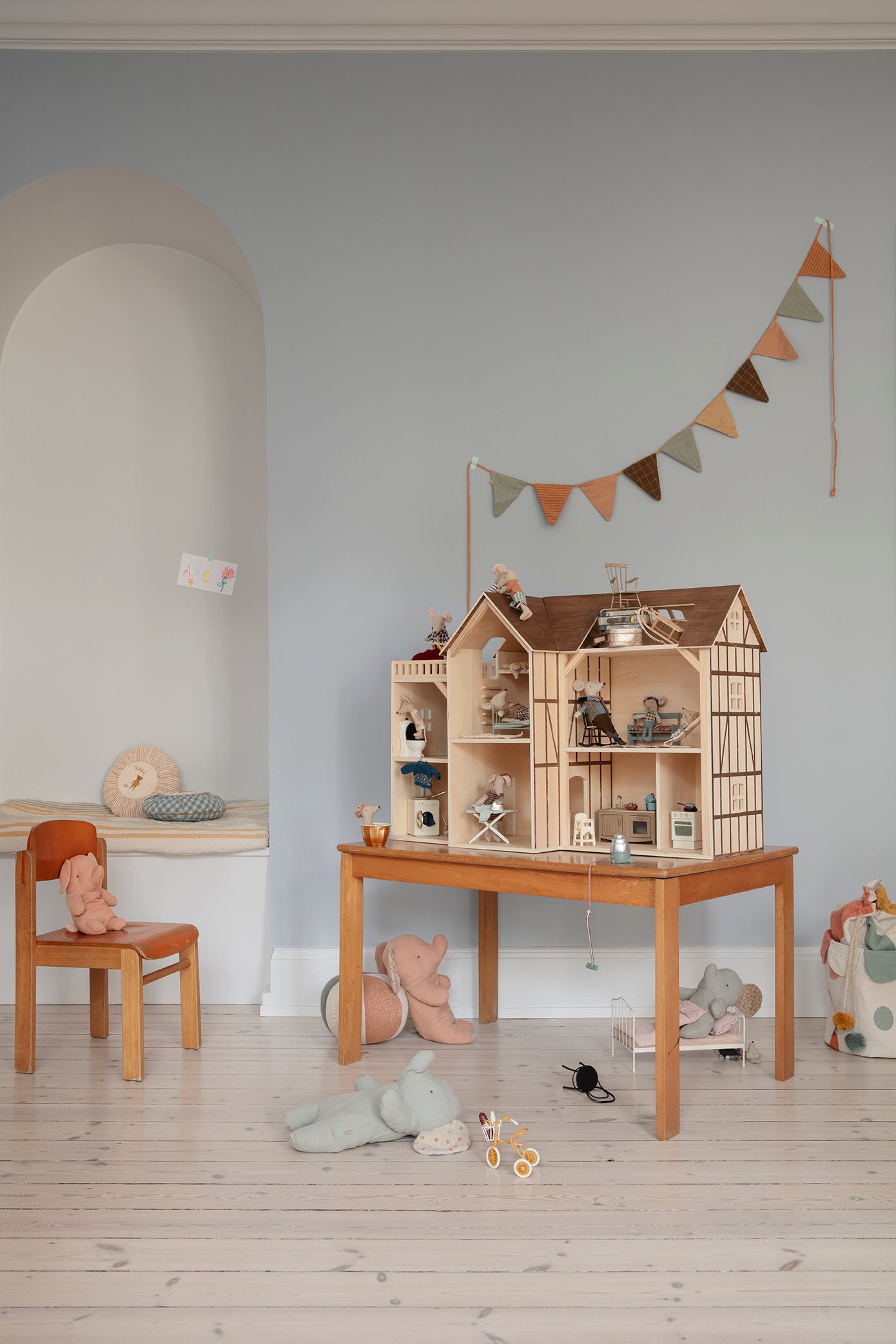 Mouse Hole Farmhouse Collection
