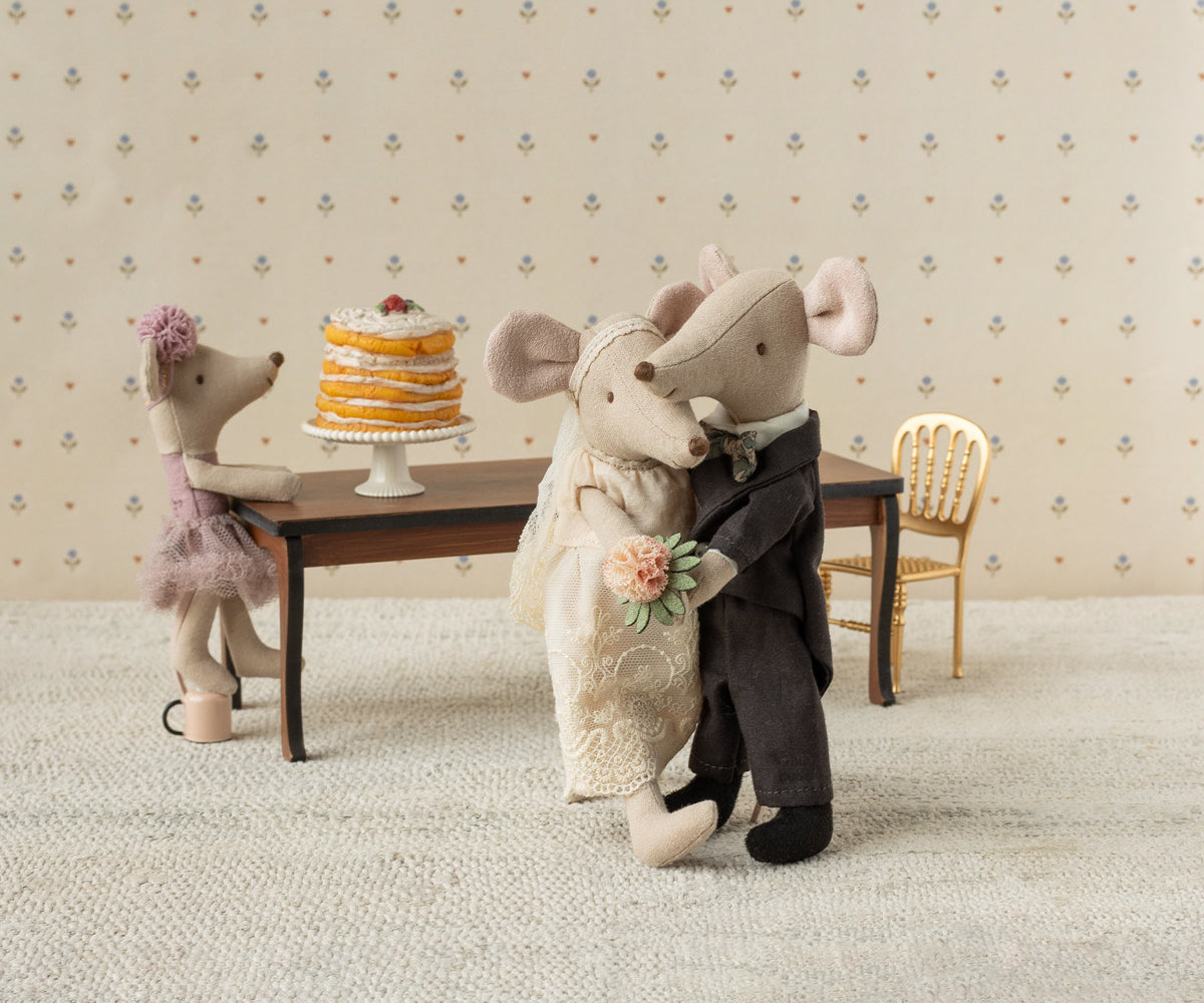 Wedding mice couple in box, Mum and dad - Maileg USA