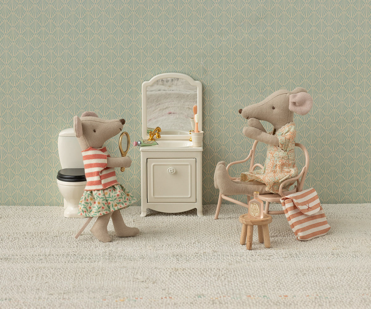Tricycle mouse, Big sister - Green - Maileg USA