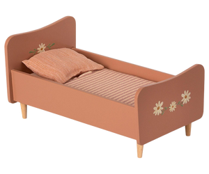 Wooden Bed, Miniature - Rose