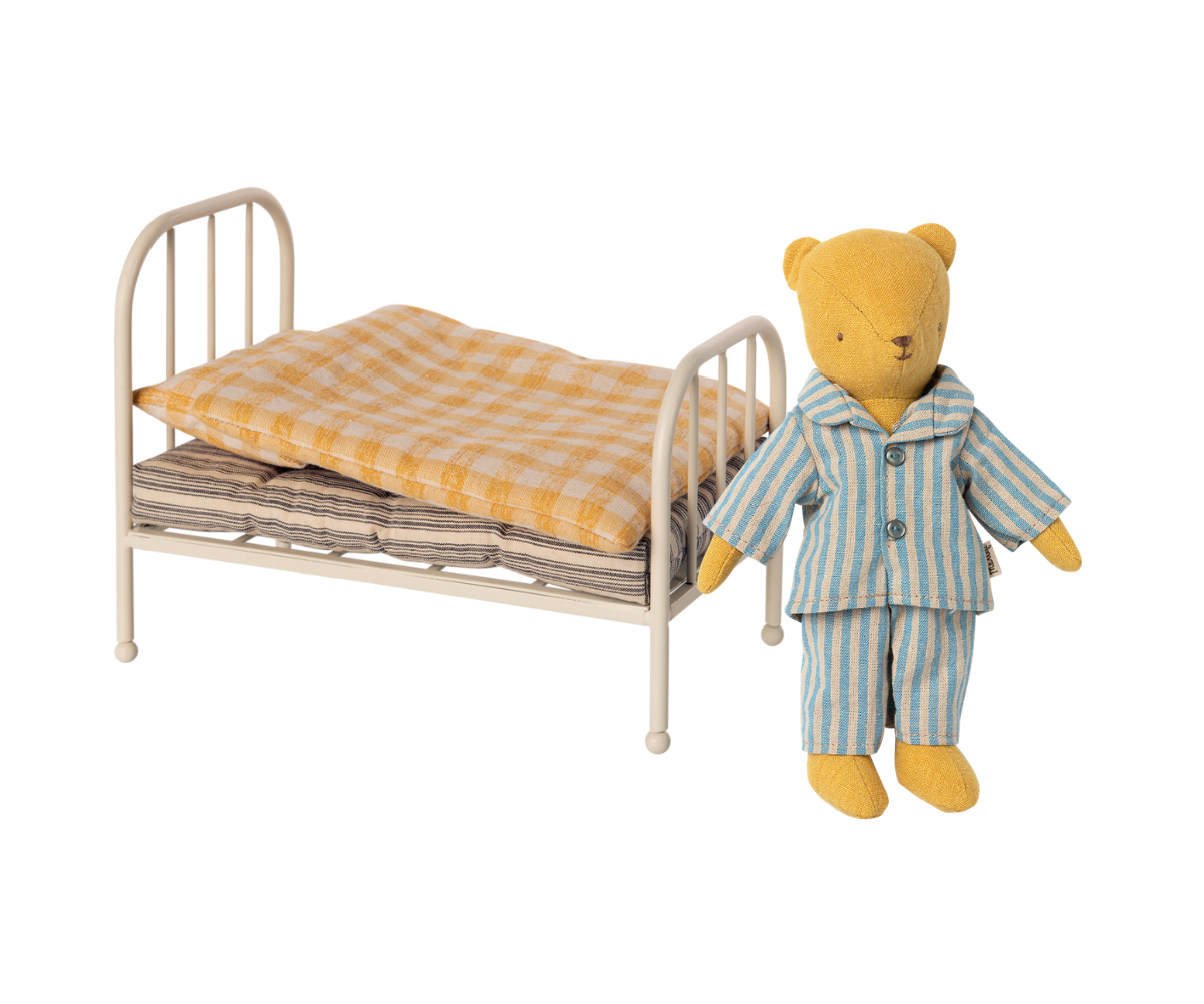 Bedtime for Teddy Junior